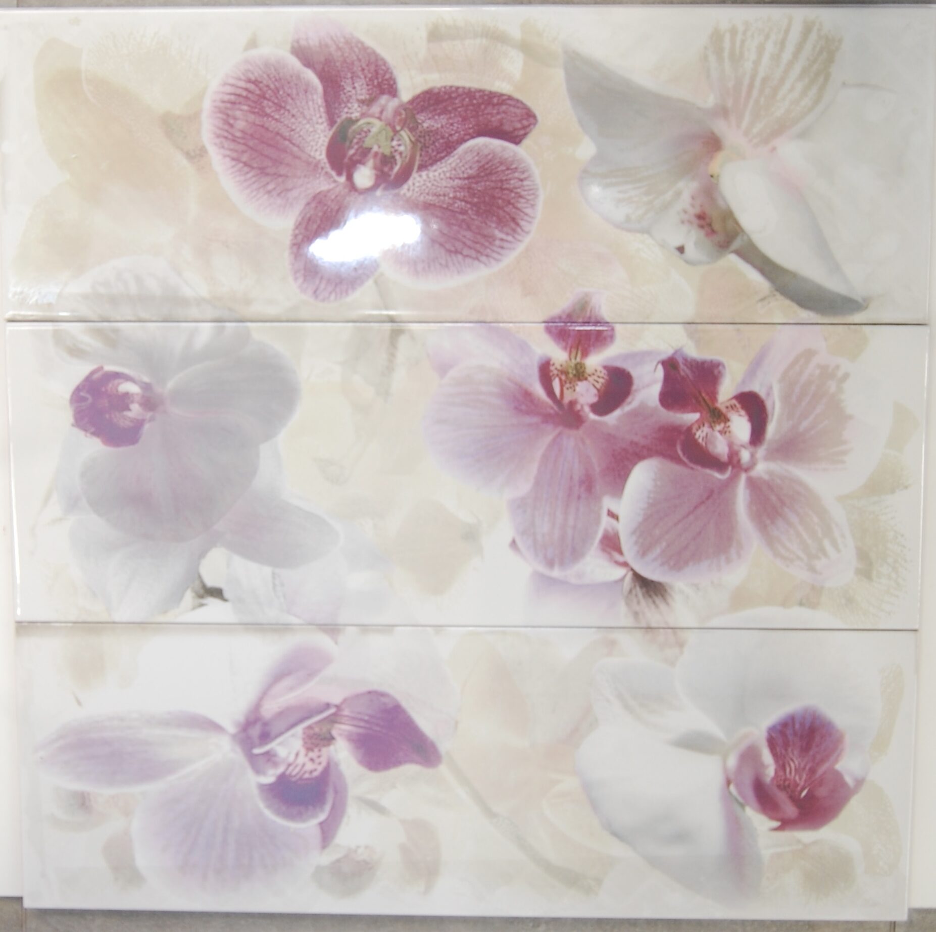 POMA1036 Navarti Decorados Portobello Lila 20x60 cm -3 részes dekorcsempe (60x60cm) - Image 1